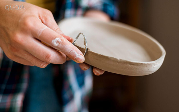 Modern Pottery Techniques with Quark Wheel